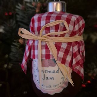 Kouzelné Vánoce všem dobrým lidem! 💚 #vanoce #2024 #marmelada #dzem #mlsnasklenicka